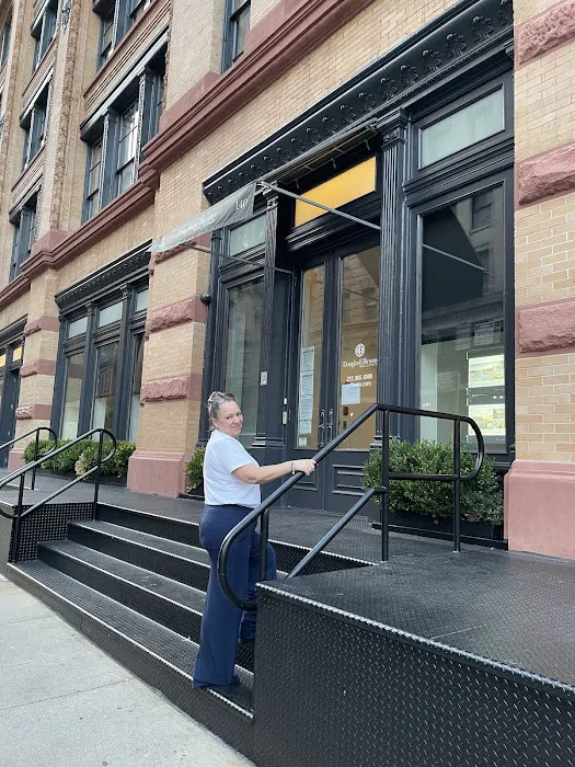 Douglas Elliman Real Estate Office in Tribeca, New York, NY Picture 8