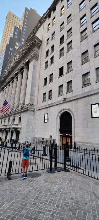 100 Maiden Lane Rentals Picture 3