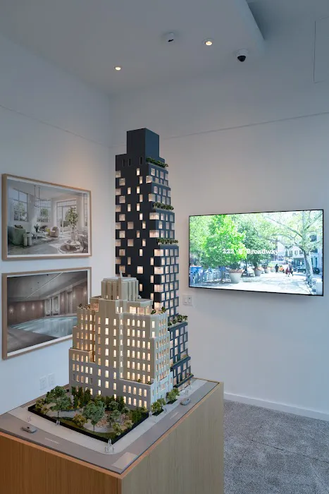 222 E. Bway Sales Gallery Picture 3