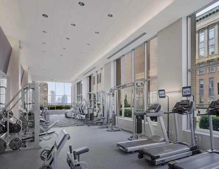 90W Luxury Apartments Picture 5