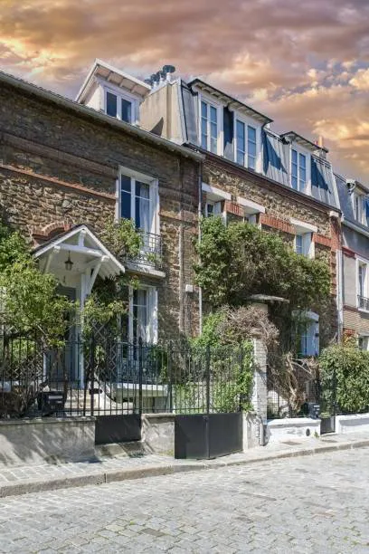 New Golden Age Realty Picture 4