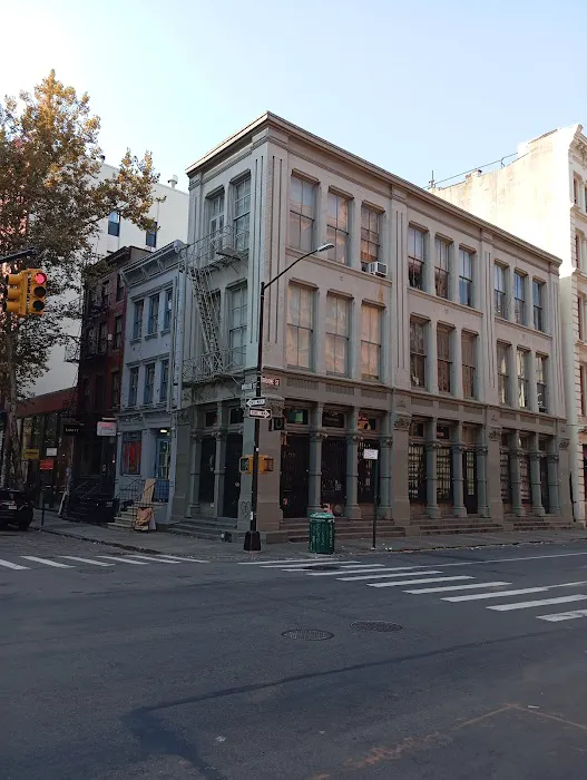 SERHANT. - NYC Real Estate Agency Picture 4