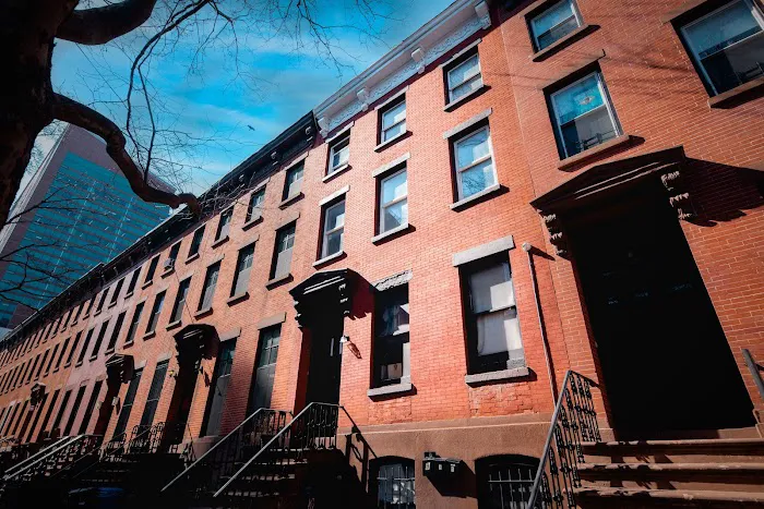 Hudson Brownstone Picture 2