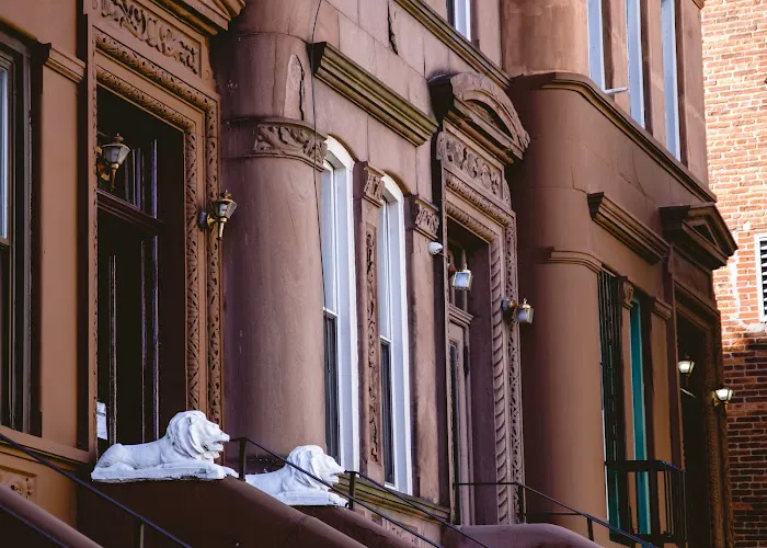 Hudson Brownstone Picture 3