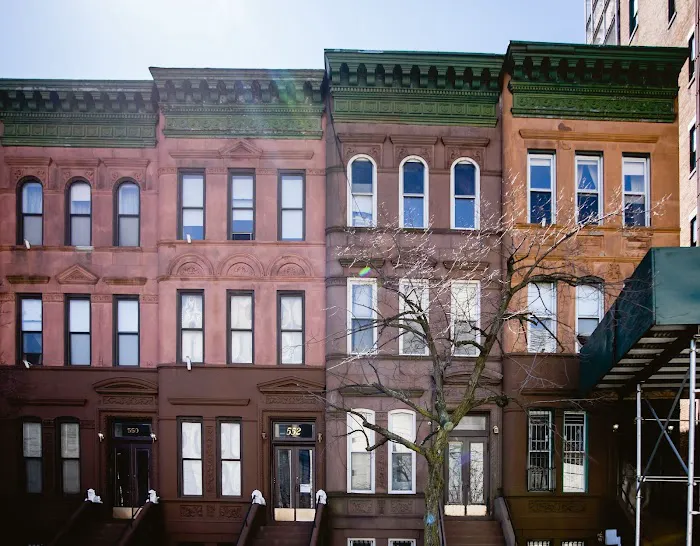 Hudson Brownstone Picture 9