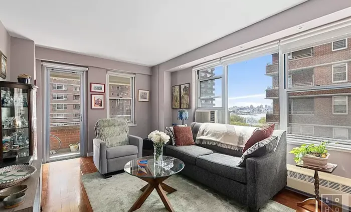 LoHo Realty, Inc. Picture 9