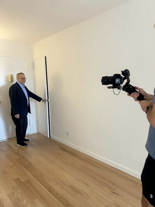 LoHo Realty, Inc. Picture 3