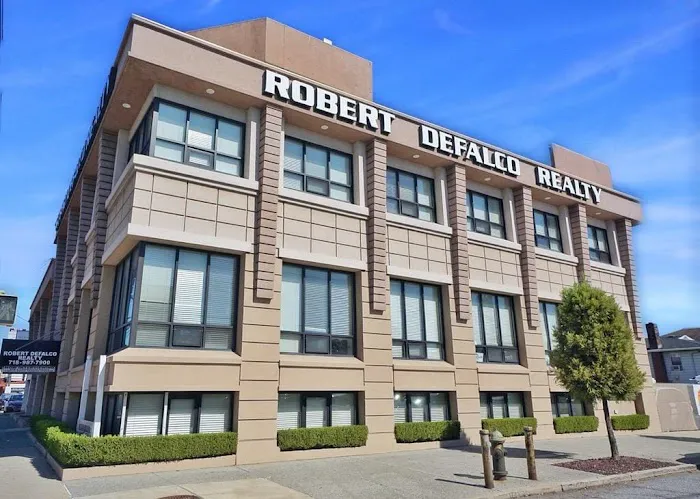 Robert DeFalco Realty Picture 4