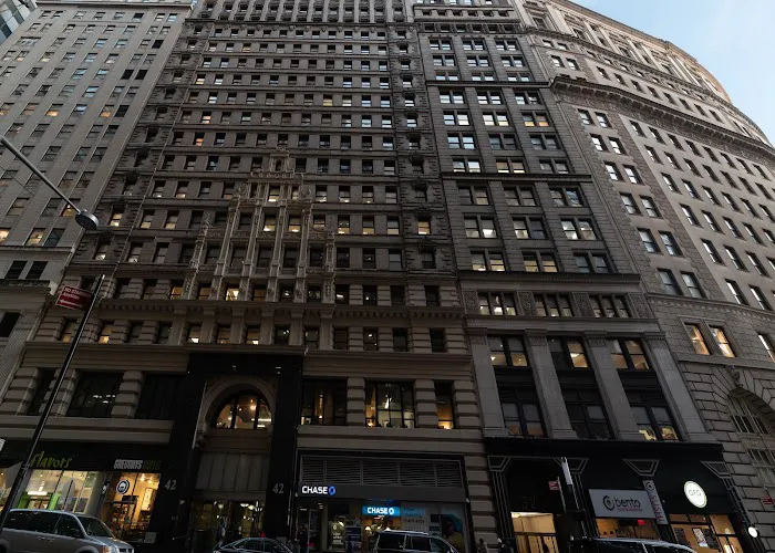 42 Broadway Picture 6