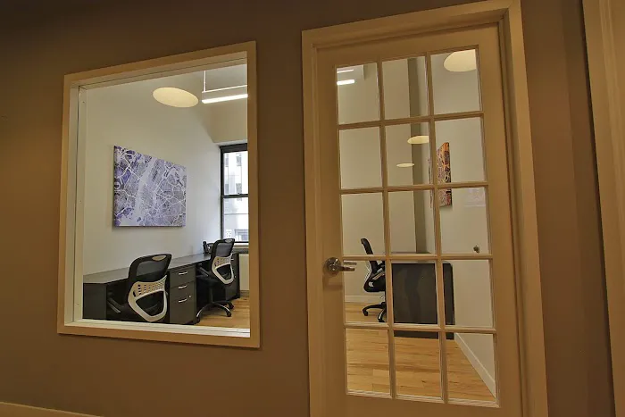 Select Office Suites - Office Space NYC Picture 8