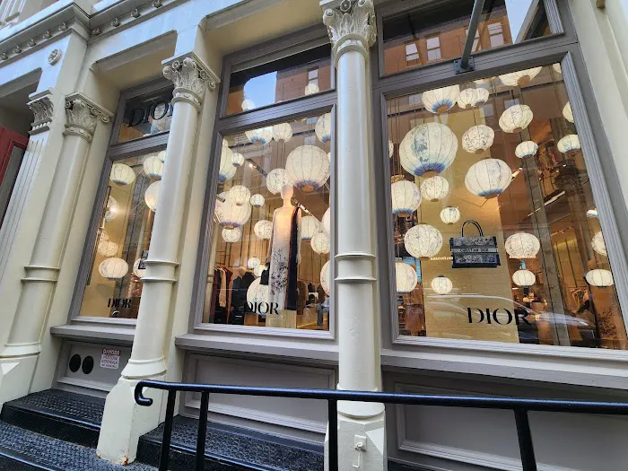 Soho Building Picture 6