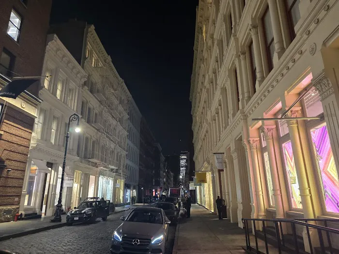 Soho Building Picture 5