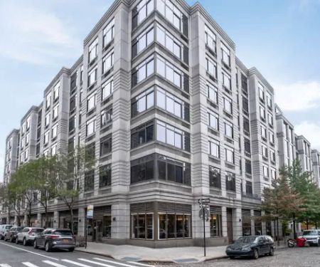 600 Washington Apartments