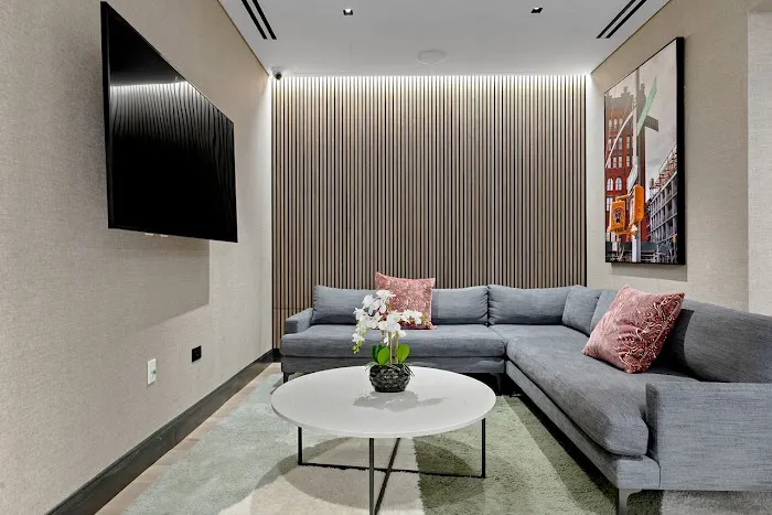 298 Mulberry Picture 7