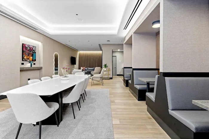 298 Mulberry Picture 10