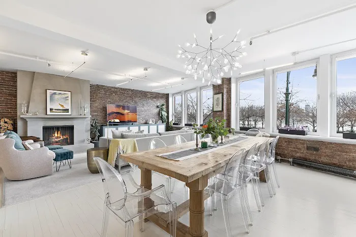 SIMPLE Real Estate Picture 1