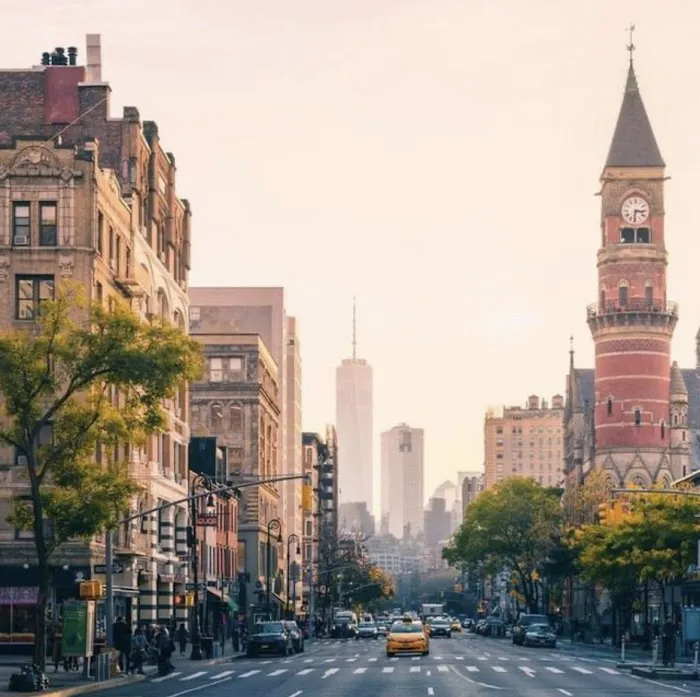 SIMPLE Real Estate Picture 8