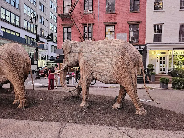 2 Gansevoort Picture 2