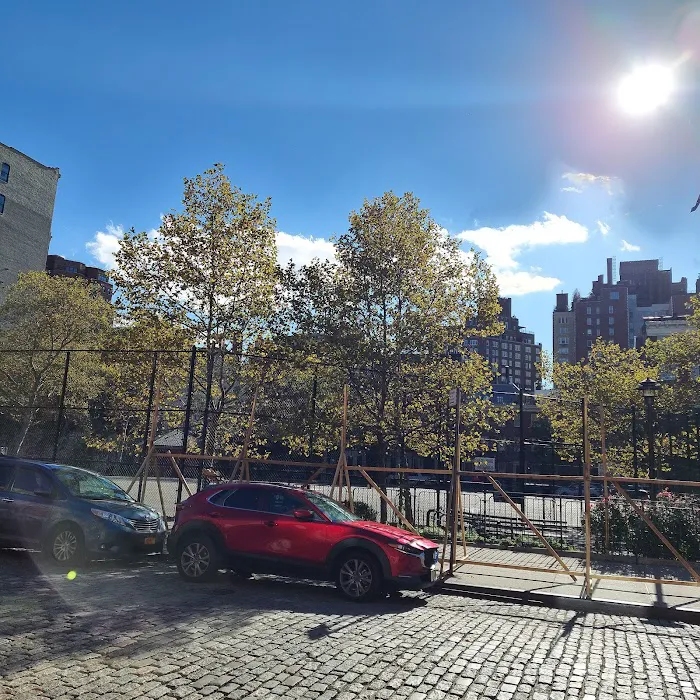 2 Gansevoort Picture 8