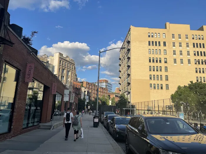 2 Gansevoort Picture 7