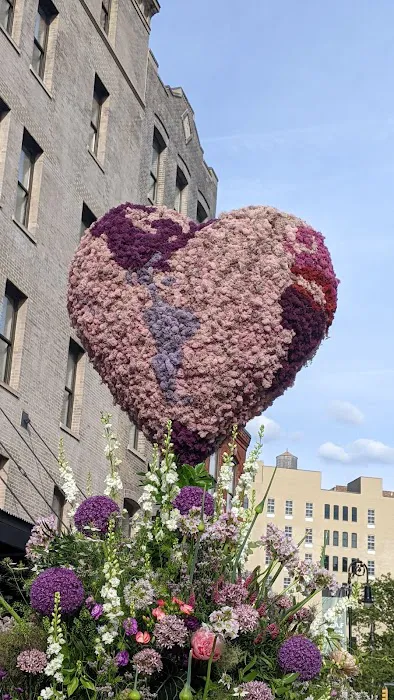 2 Gansevoort Picture 3