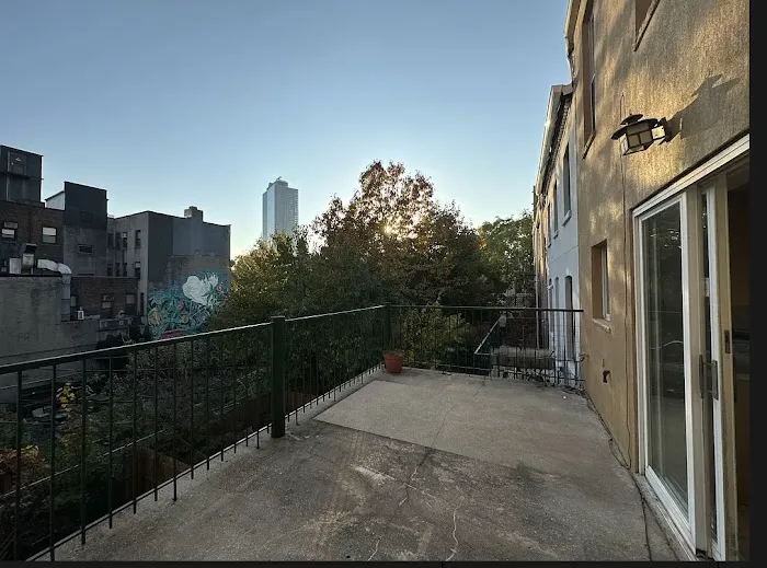 Eli Haliva Douglas Elliman Real Estate Agent Serving Manhattan and Brooklyn Picture 4