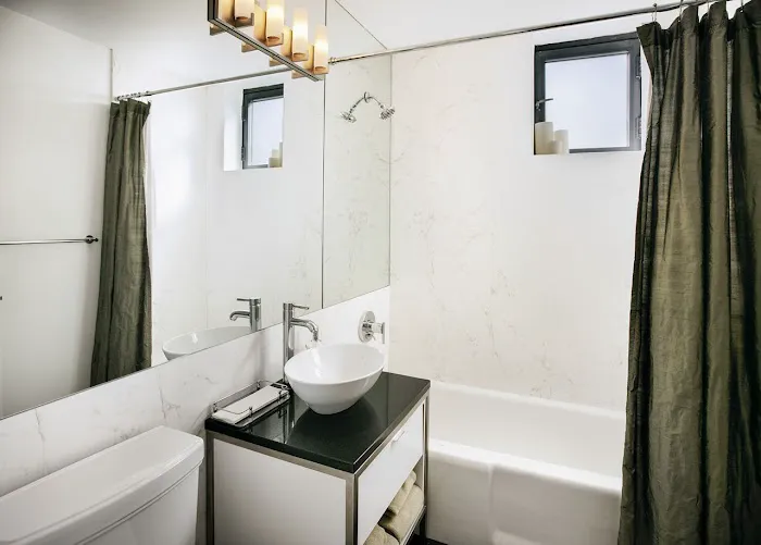 INSTRATA Gramercy Apartments Picture 9