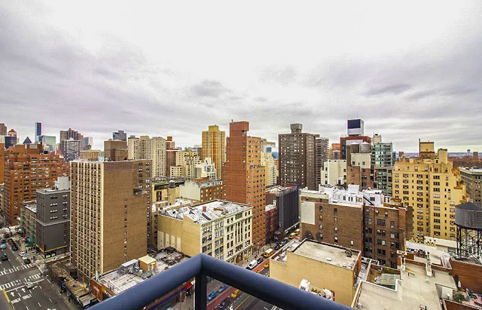 INSTRATA Gramercy Apartments Picture 3