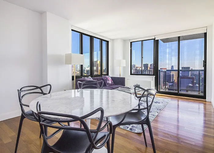 INSTRATA Gramercy Apartments Picture 4