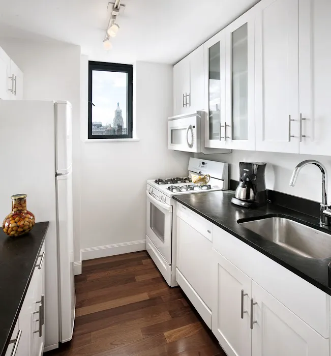 INSTRATA Gramercy Apartments Picture 8