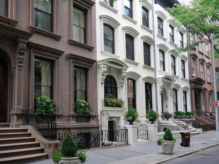 Dalia Glazer - Real Estate Agent in NYC Picture 6