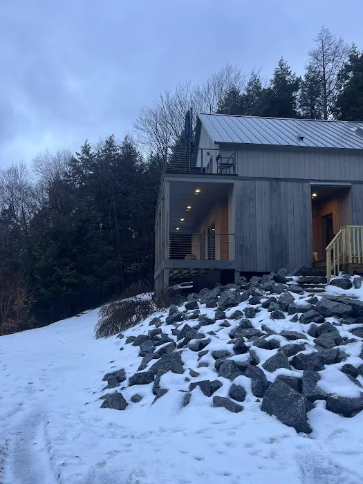 Red Cottage Picture 9