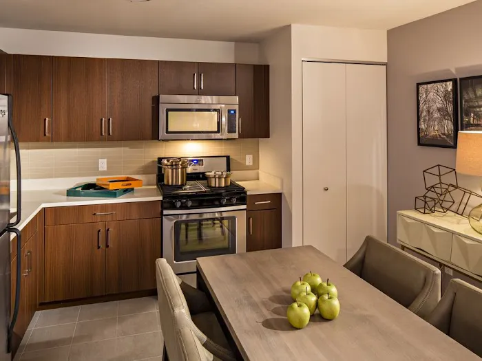 Avalon West Chelsea Picture 7