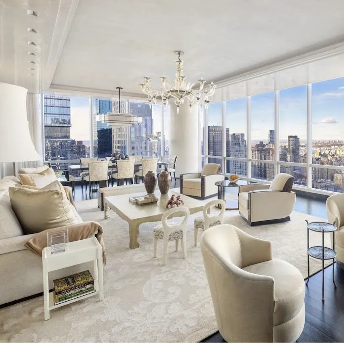 Residential Real Estate Agent at Compass NYC Gavin Hammon Picture 5