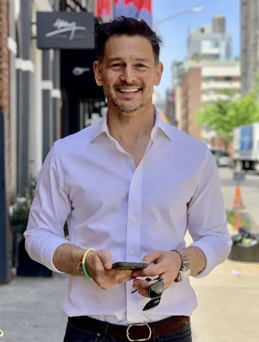 Residential Real Estate Agent at Compass NYC Gavin Hammon Picture 6