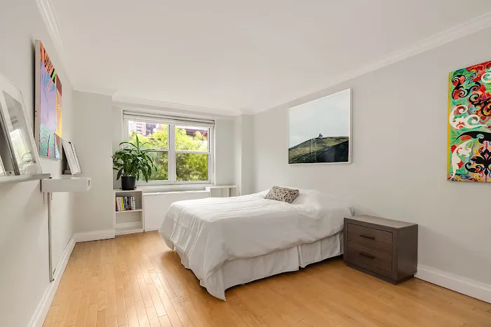 Residential Real Estate Agent at Compass NYC Gavin Hammon Picture 2
