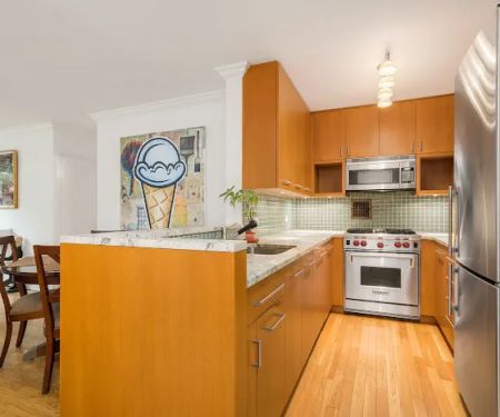Residential Real Estate Agent at Compass NYC Gavin Hammon