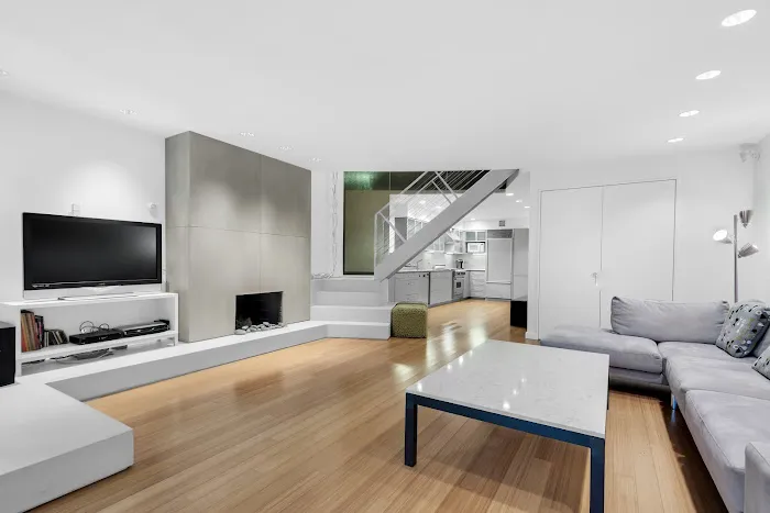 Lokel Realty Group Picture 5