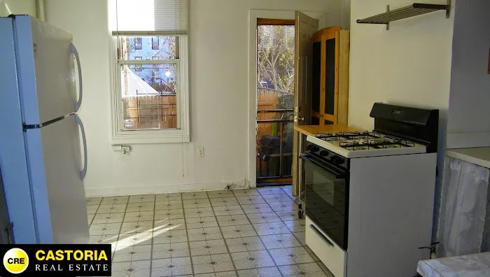 Castoria Real Estate Picture 10