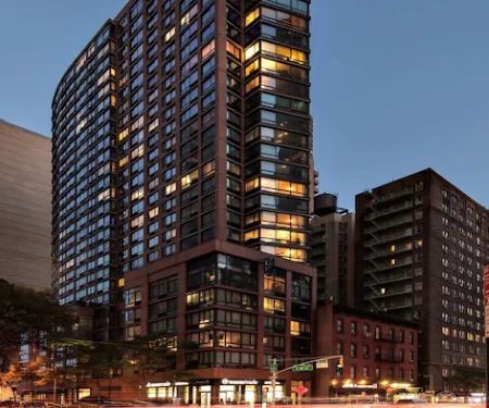 300 East 39th Apartments