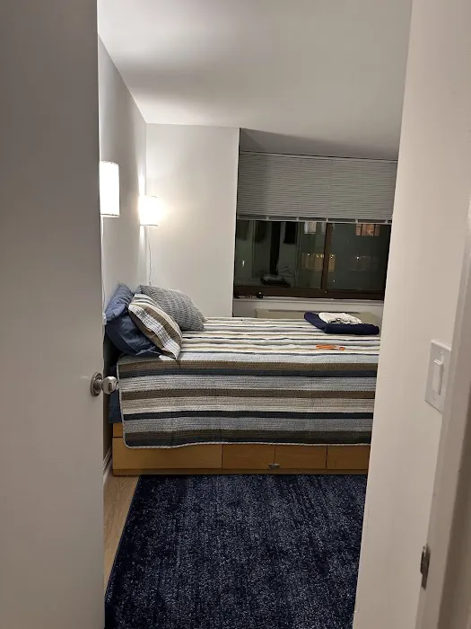 300 East 39th Apartments Picture 6