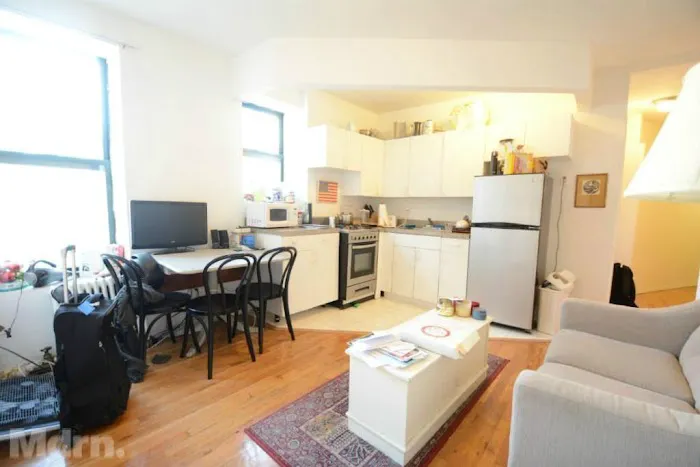 Mdrn. Residential Picture 4