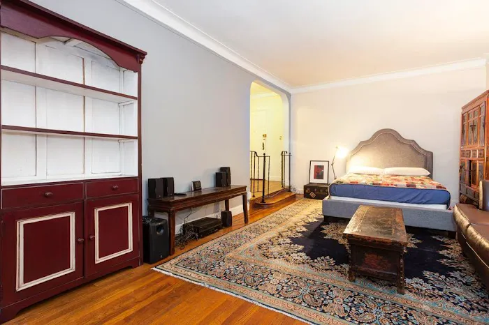 Mdrn. Residential Picture 2