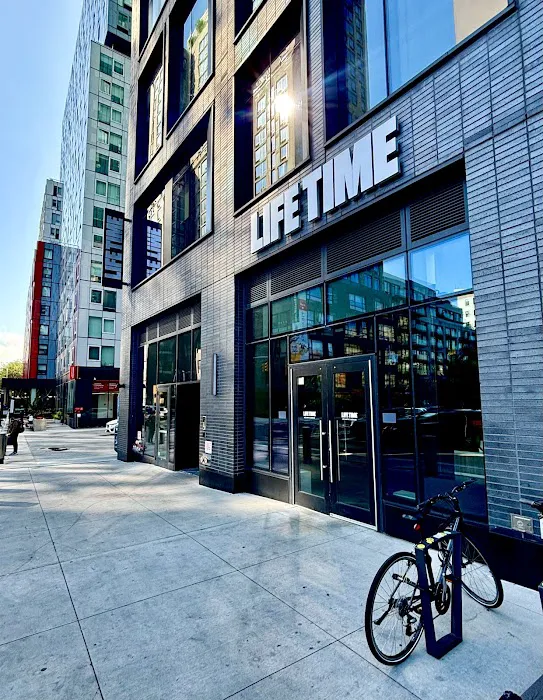 Brooklyn Crossing Picture 1