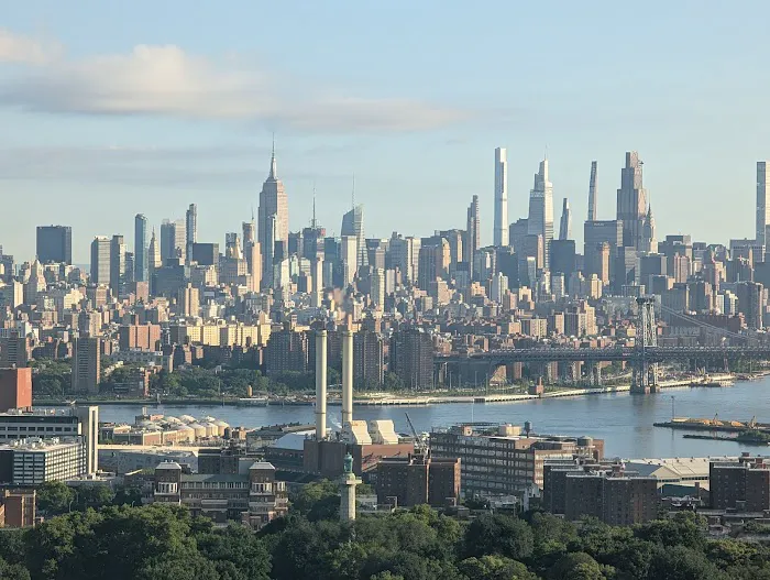 Brooklyn Crossing Picture 9