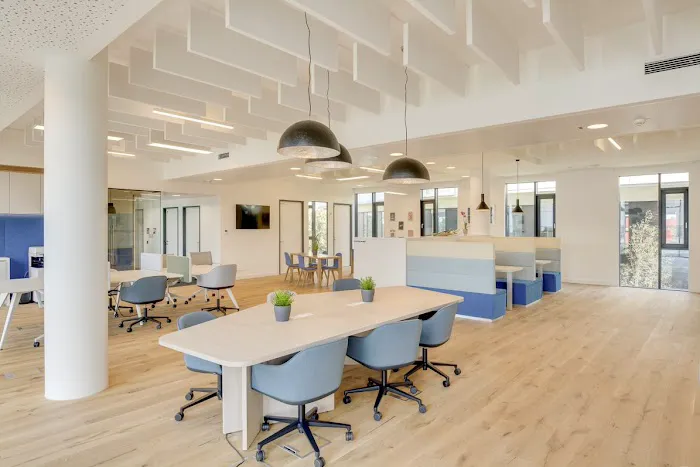 Regus Manhattan Ave Picture 1