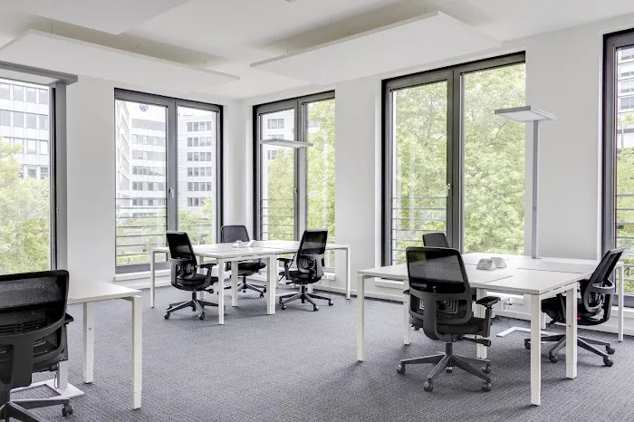 Regus Manhattan Ave Picture 8
