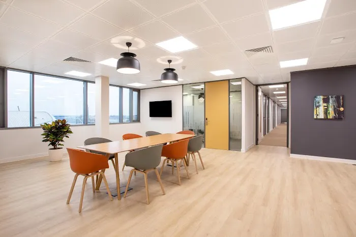 Regus Manhattan Ave Picture 9
