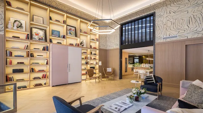 Douglas Elliman Real Estate Office in Flatiron District in New York, NY Picture 1