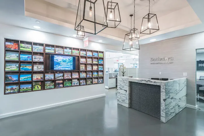 Sotheby's International Realty - Downtown Manhattan Brokerage Picture 1